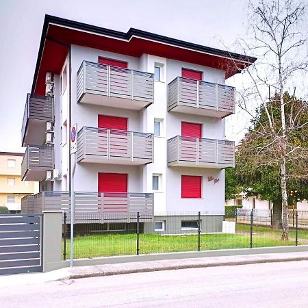 Villa Alpi Lignano Sabbiadoro Exteriör bild