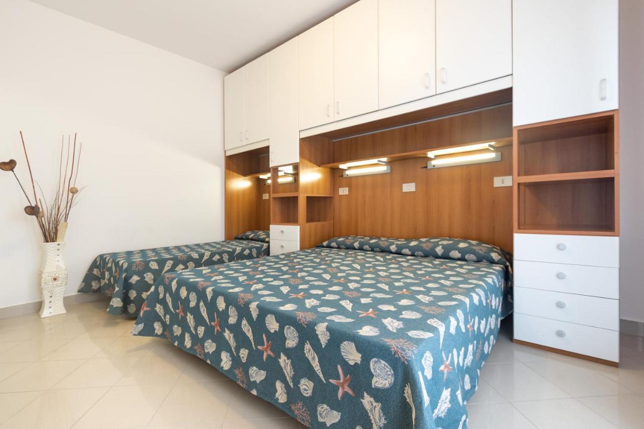 Villa Alpi Lignano Sabbiadoro Exteriör bild