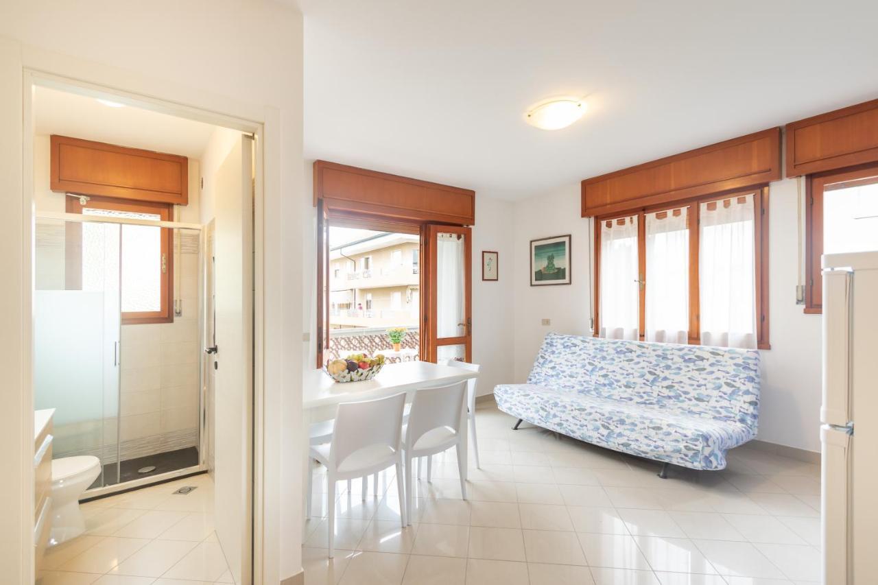 Villa Alpi Lignano Sabbiadoro Exteriör bild
